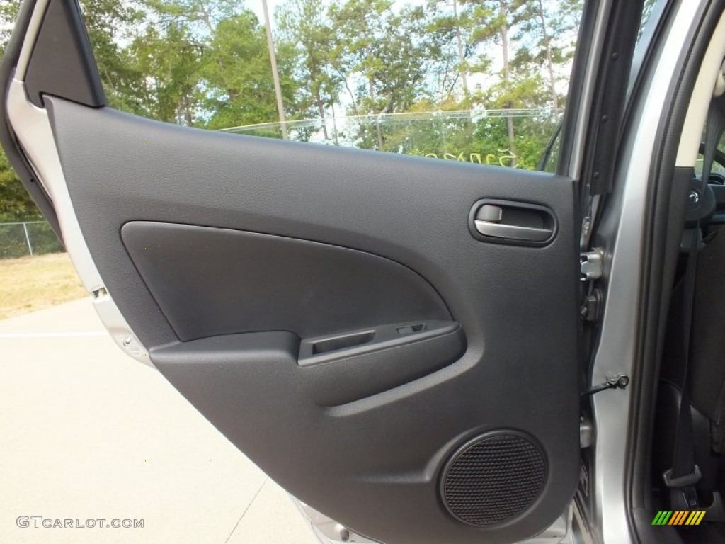 2012 Mazda MAZDA2 Sport Door Panel Photos