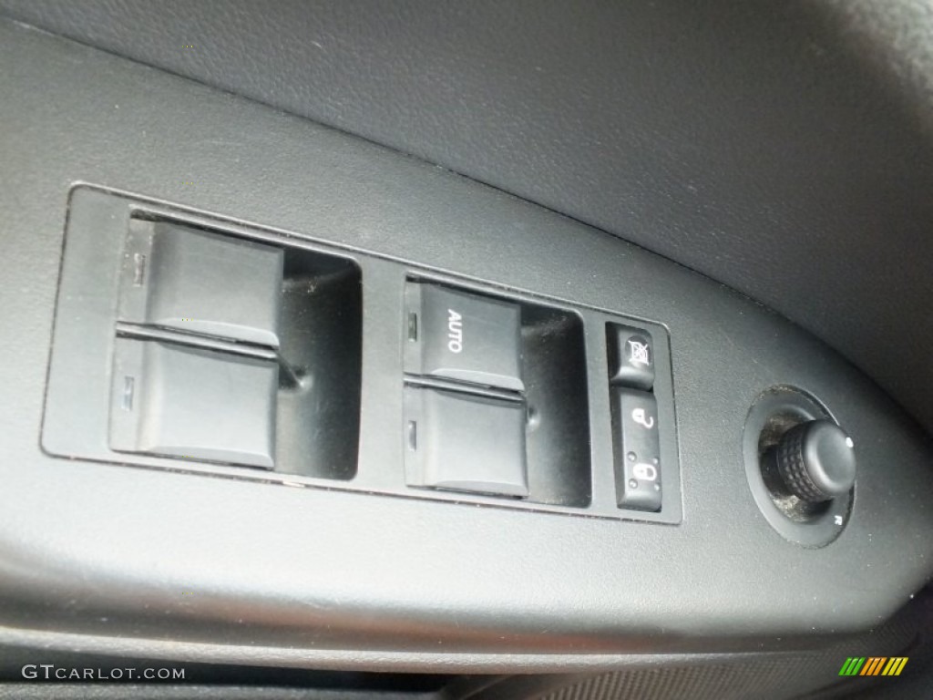 2010 Caliber SXT - Stone White / Dark Slate Gray photo #15