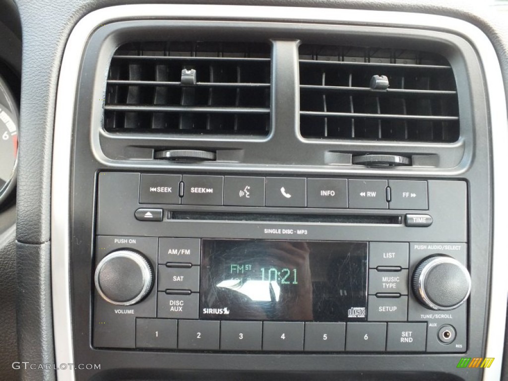 2010 Caliber SXT - Stone White / Dark Slate Gray photo #22