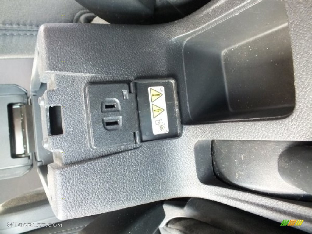 2010 Caliber SXT - Stone White / Dark Slate Gray photo #26