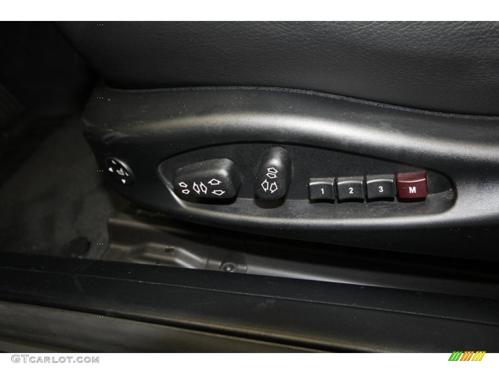 2006 BMW 3 Series 330i Convertible Controls Photo #70323577