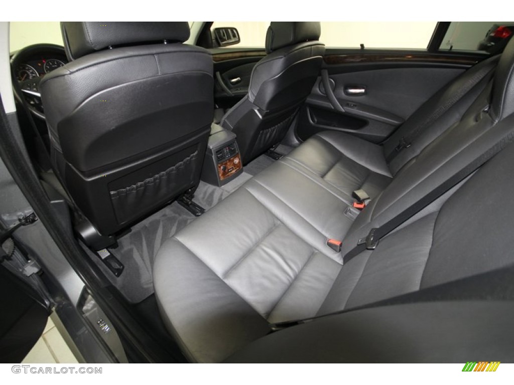 2008 BMW 5 Series 550i Sedan Rear Seat Photo #70324347