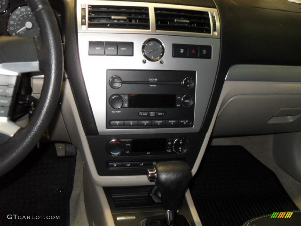 2009 Mercury Milan V6 Premier Controls Photo #70324920