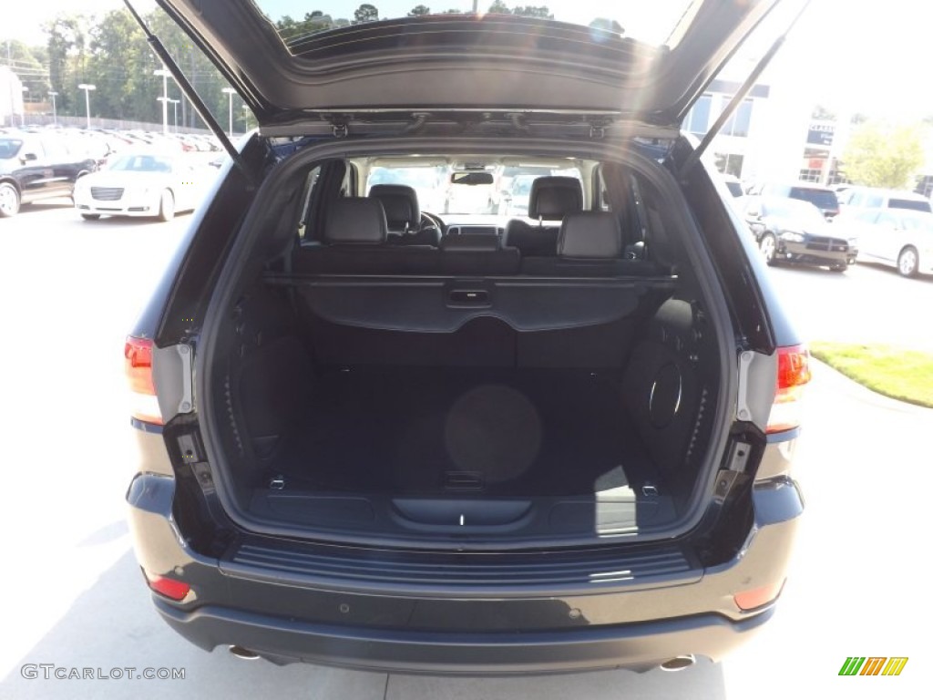 2013 Grand Cherokee Laredo - Brilliant Black Crystal Pearl / Black photo #19