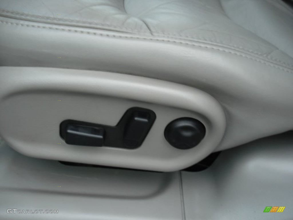 2000 Buick Park Avenue Ultra Controls Photo #70328460