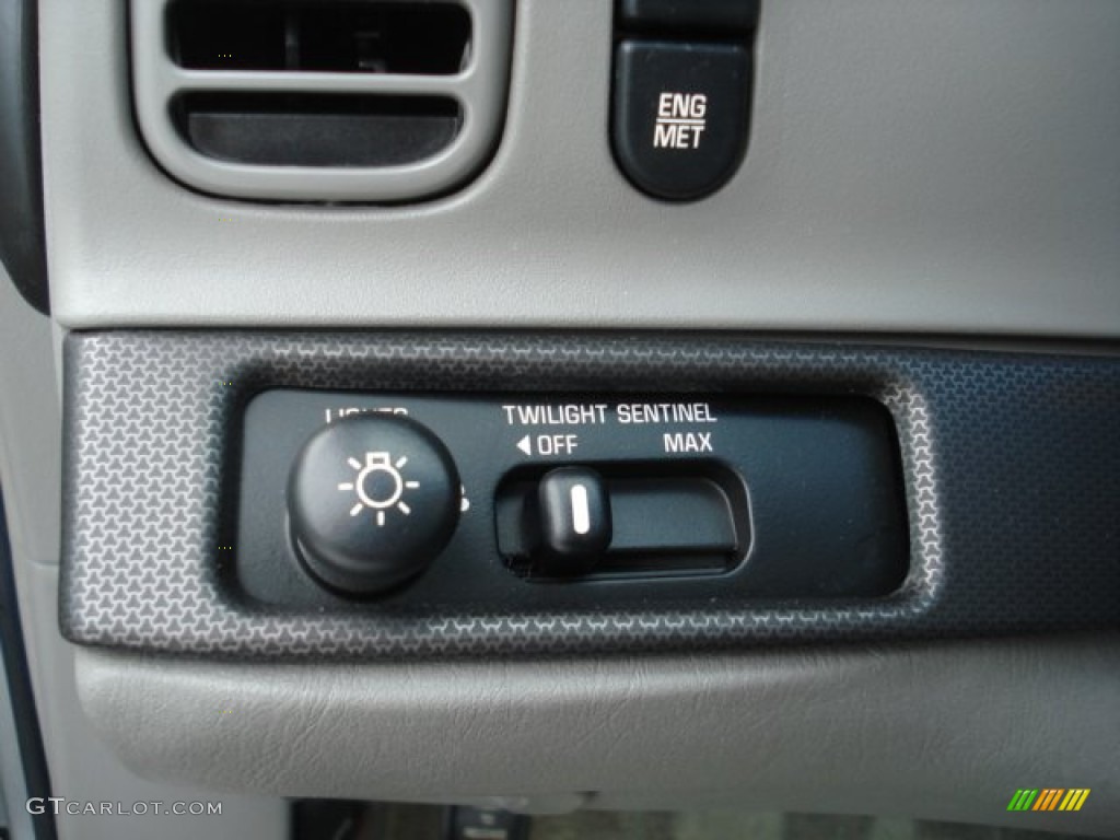 2000 Buick Park Avenue Ultra Controls Photo #70328526