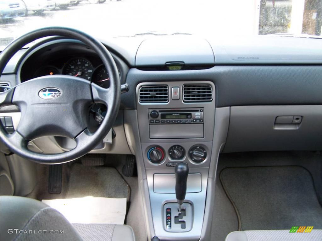 2004 Forester 2.5 X - Aspen White / Gray photo #12