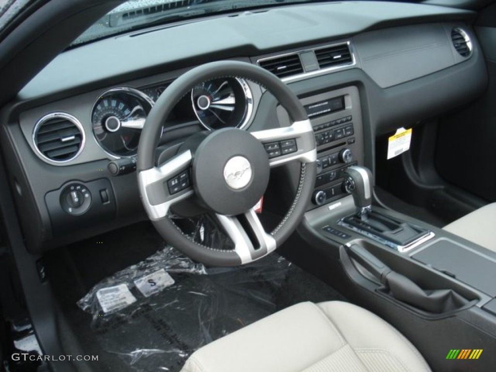 Stone Interior 2013 Ford Mustang V6 Convertible Photo #70330764