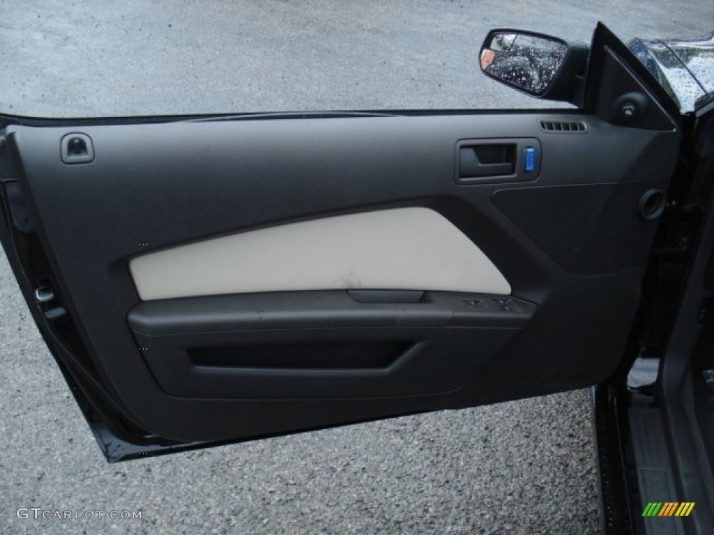 2013 Ford Mustang V6 Convertible Door Panel Photos