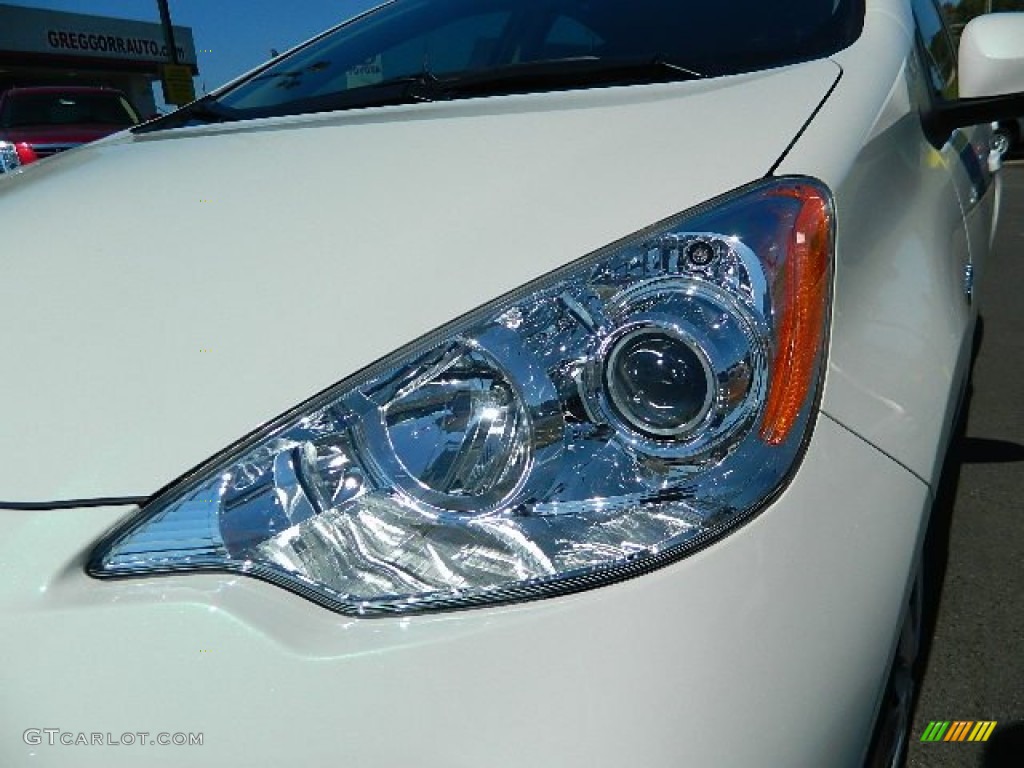 2012 Prius c Hybrid Two - Super White / Light Blue Gray/Black photo #9