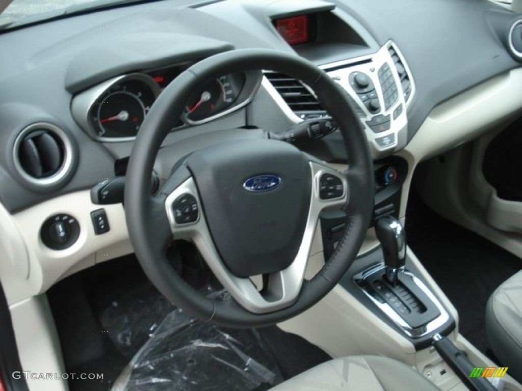 2013 Ford Fiesta SE Hatchback Charcoal Black/Light Stone Dashboard Photo #70331625