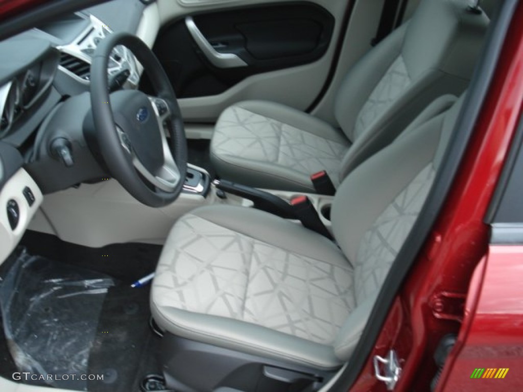 2013 Ford Fiesta SE Hatchback Front Seat Photo #70331634