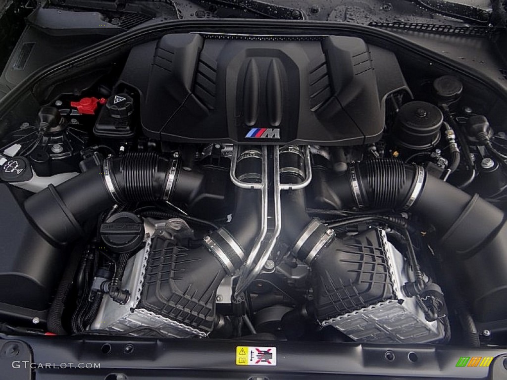 2013 BMW M5 Sedan 4.4 Liter M DI TwinPower Turbocharged DOHC 32-Valve VVT V8 Engine Photo #70332897