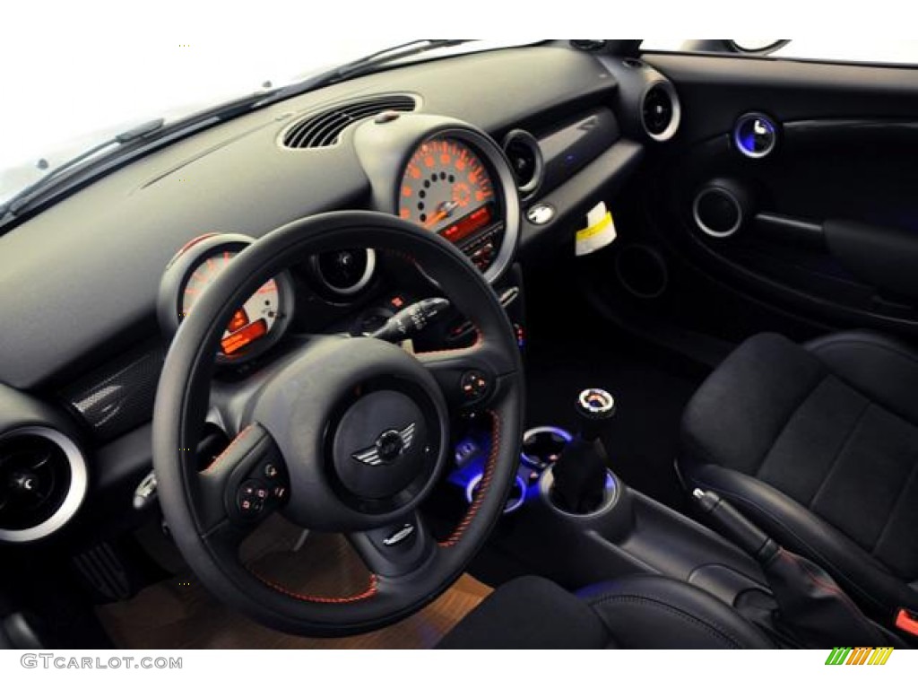 2013 Mini Cooper S Hardtop Recaro Sport Black/Dinamica Dashboard Photo #70333685