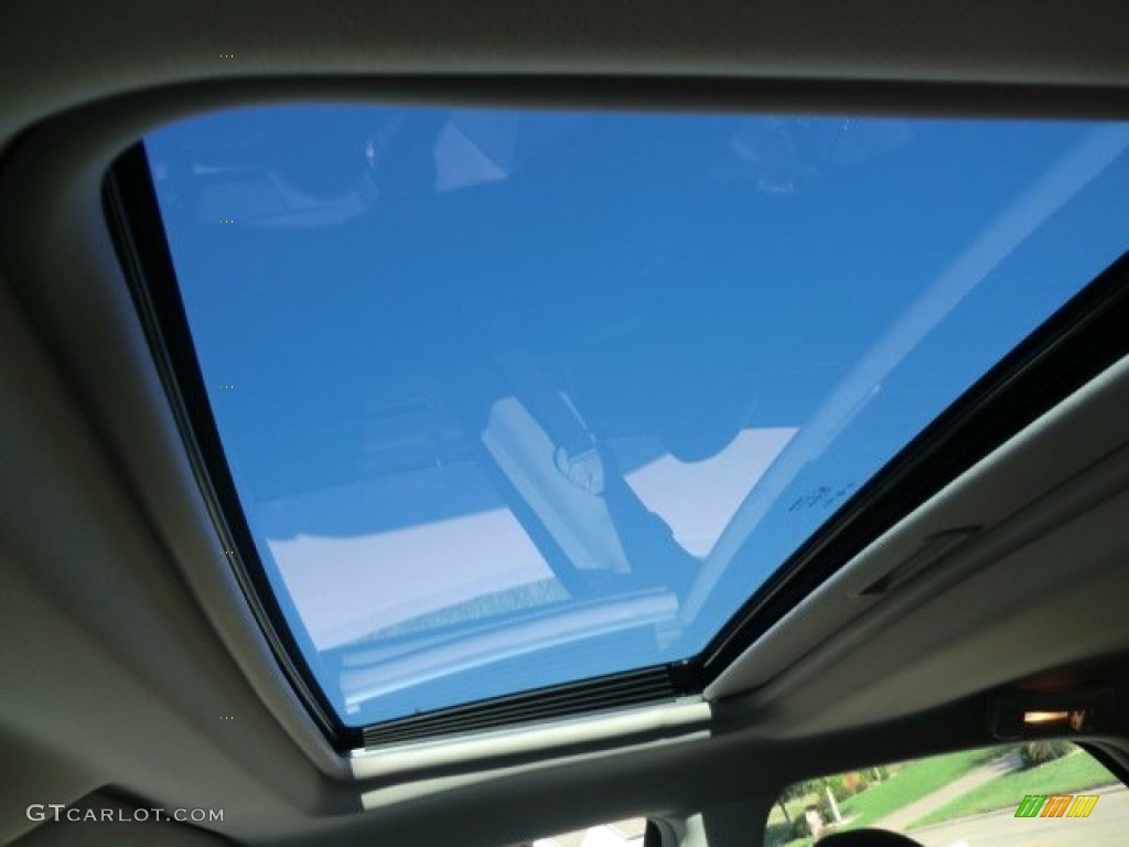 2010 Chrysler 300 SRT8 Sunroof Photos