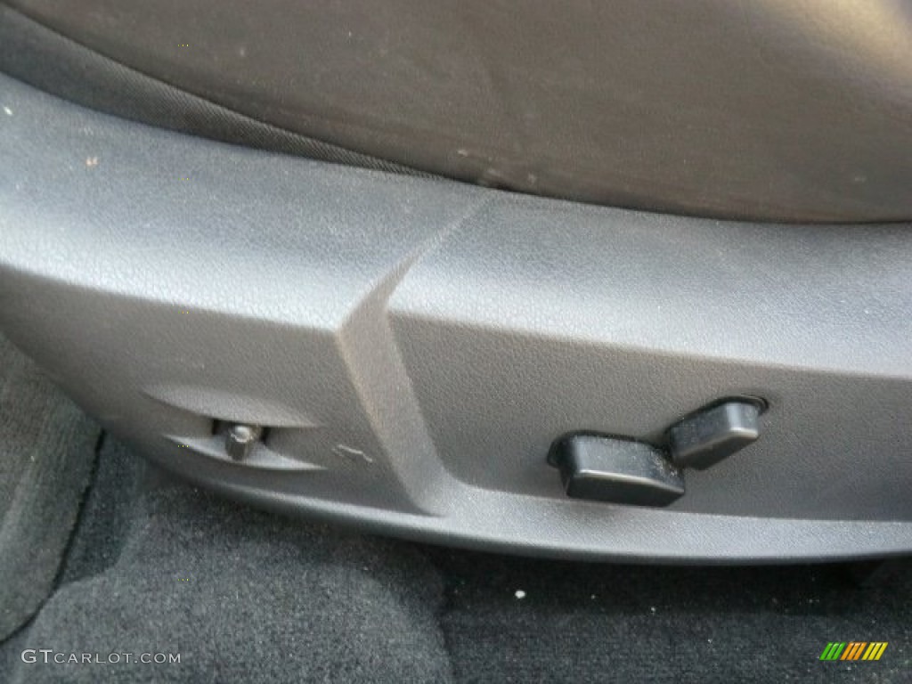 2010 Chrysler 300 SRT8 Controls Photo #70335912