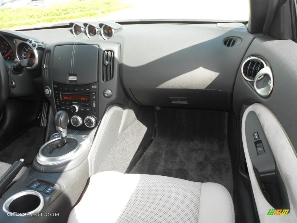2010 370Z Sport Touring Coupe - Pearl White / Gray Leather photo #15