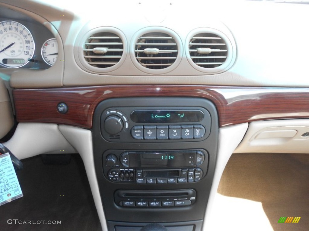 2000 Chrysler LHS Standard LHS Model Controls Photo #70338240