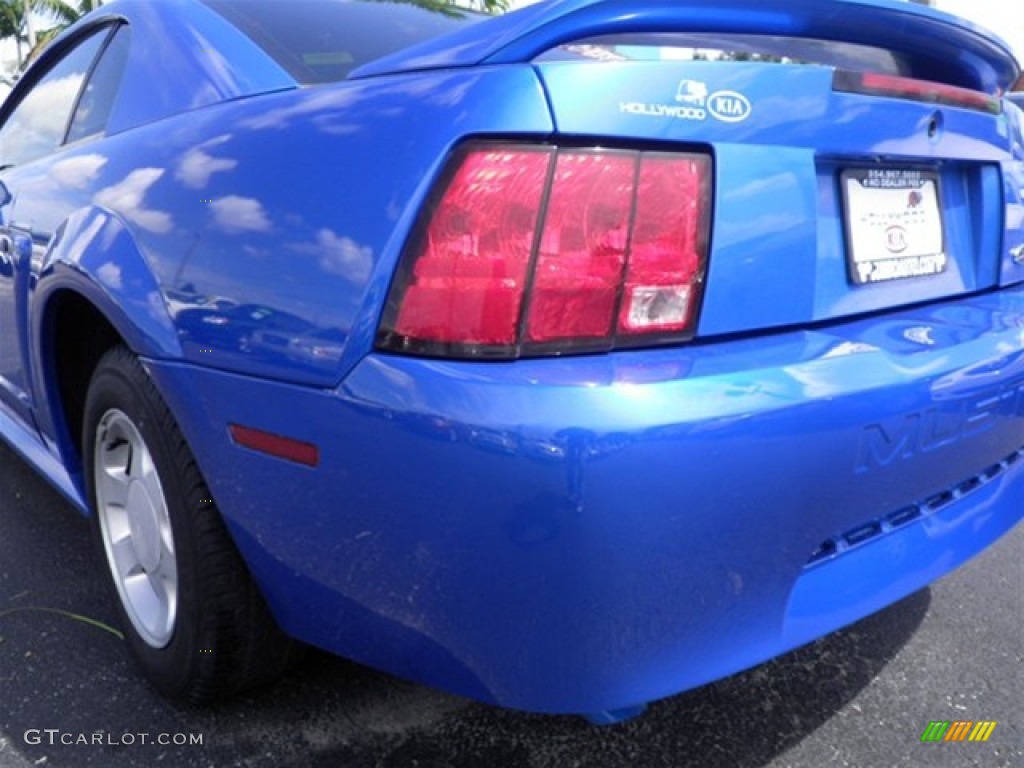2000 Mustang V6 Coupe - Bright Atlantic Blue Metallic / Dark Charcoal photo #10