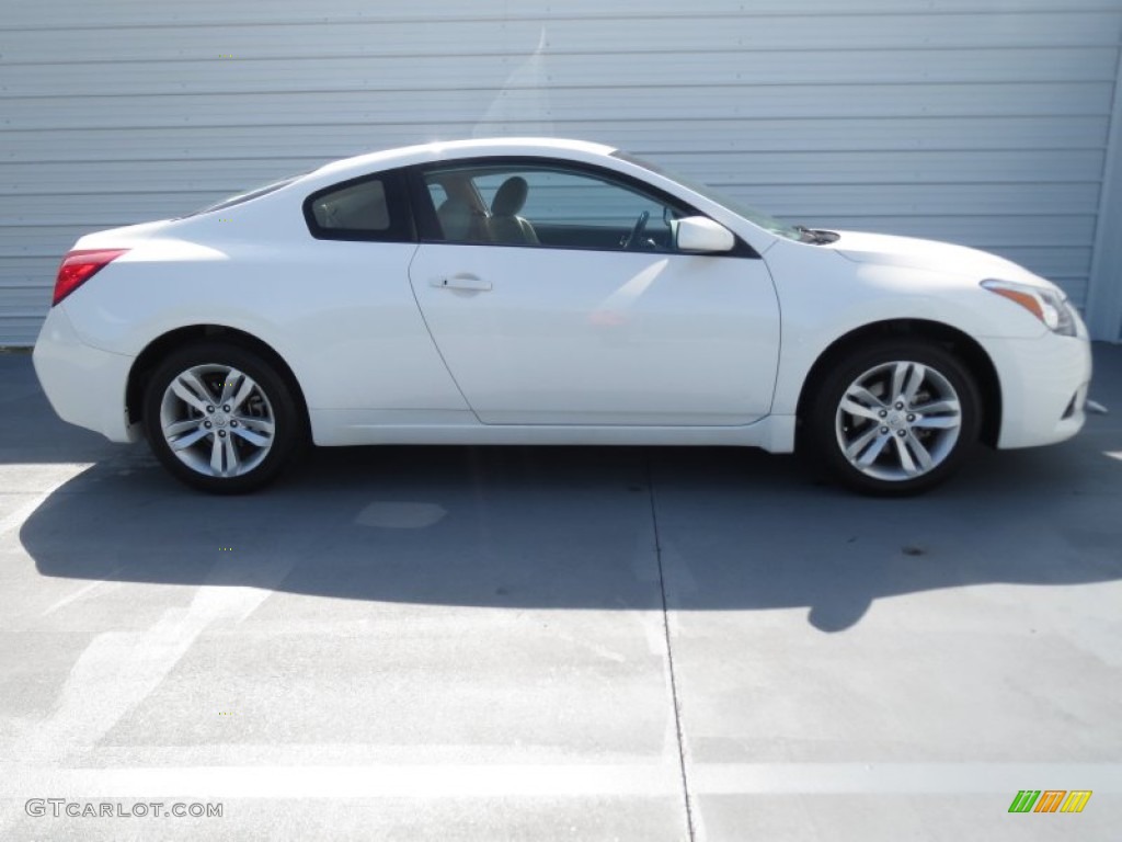2010 Altima 2.5 S Coupe - Winter Frost White / Blond photo #2