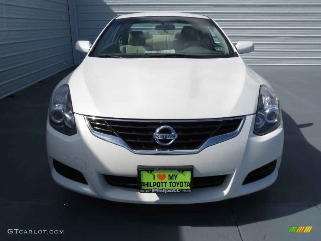 2010 Altima 2.5 S Coupe - Winter Frost White / Blond photo #7