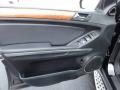 Obsidian Black Metallic - GL 450 4Matic Photo No. 16