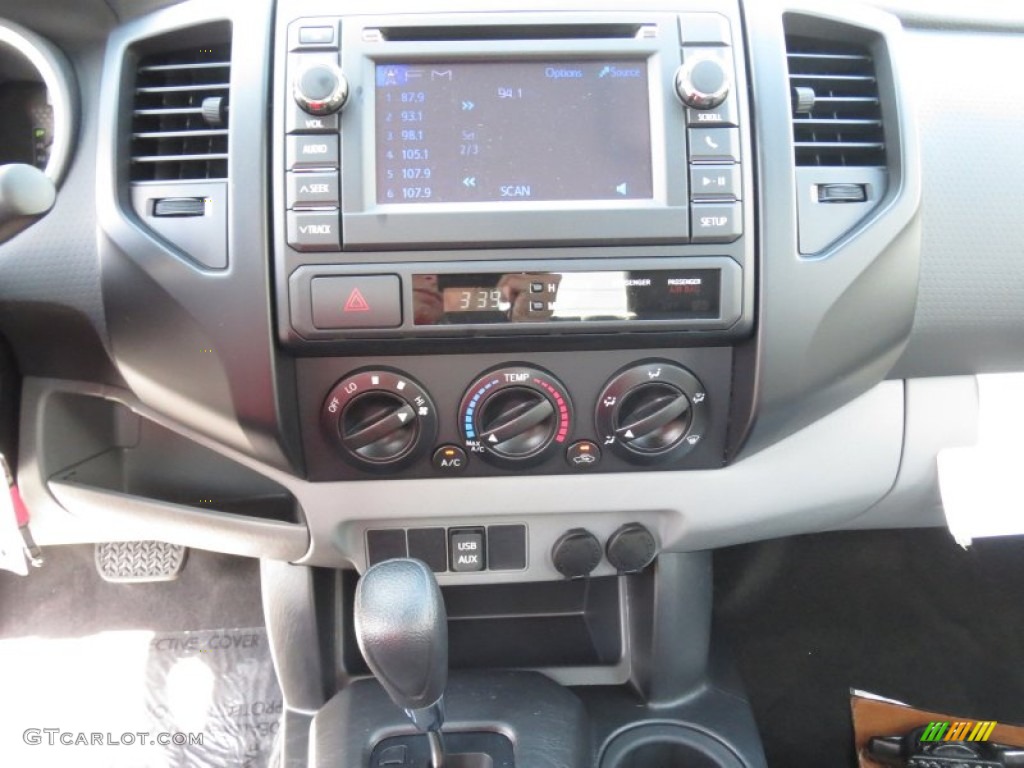 2013 Toyota Tacoma Regular Cab Controls Photo #70342251