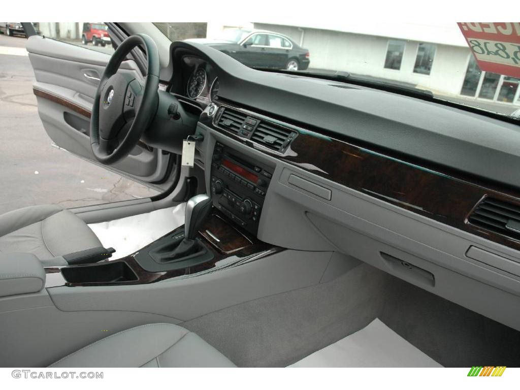2006 3 Series 325xi Sedan - Titanium Silver Metallic / Gray Dakota Leather photo #14