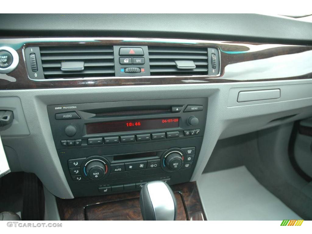2006 3 Series 325xi Sedan - Titanium Silver Metallic / Gray Dakota Leather photo #16