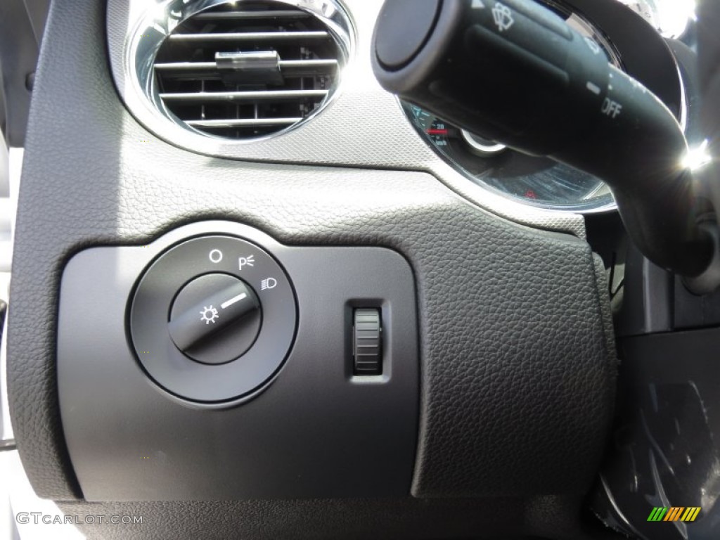 2013 Ford Mustang V6 Coupe Controls Photo #70344690