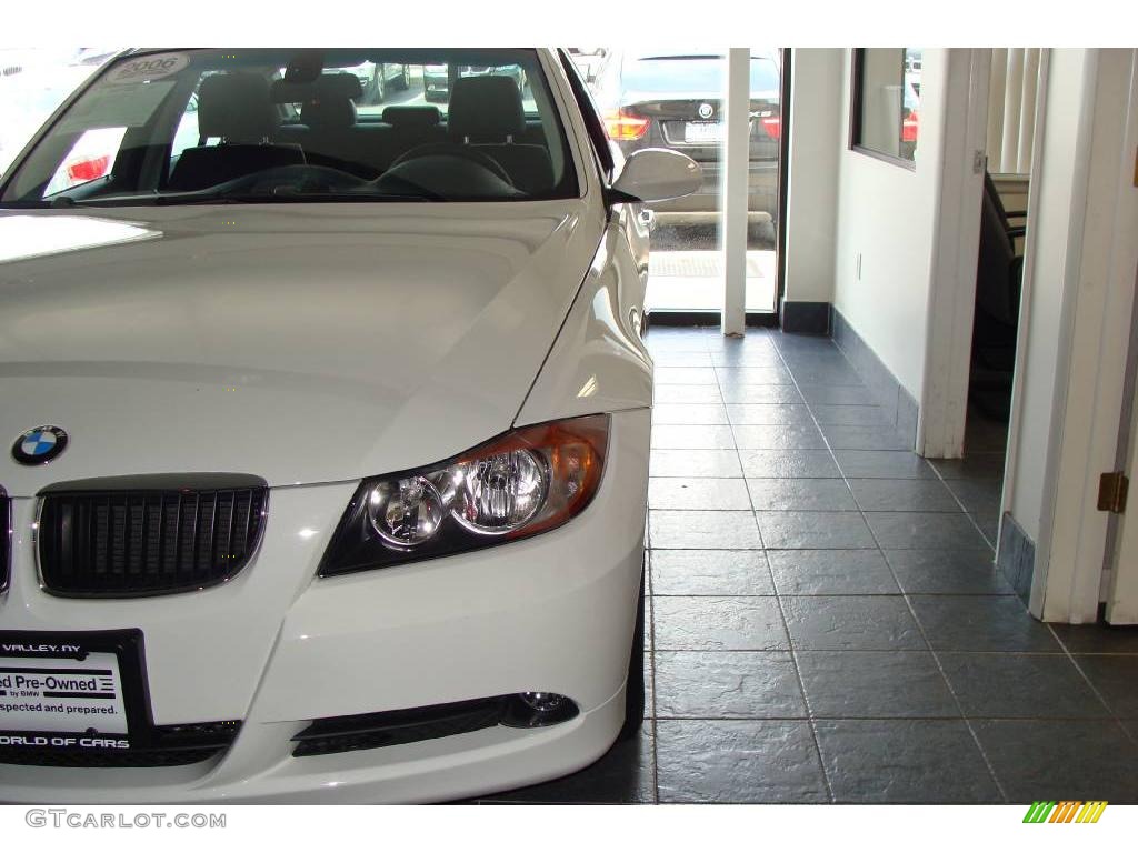 2006 3 Series 325i Sedan - Alpine White / Black photo #9