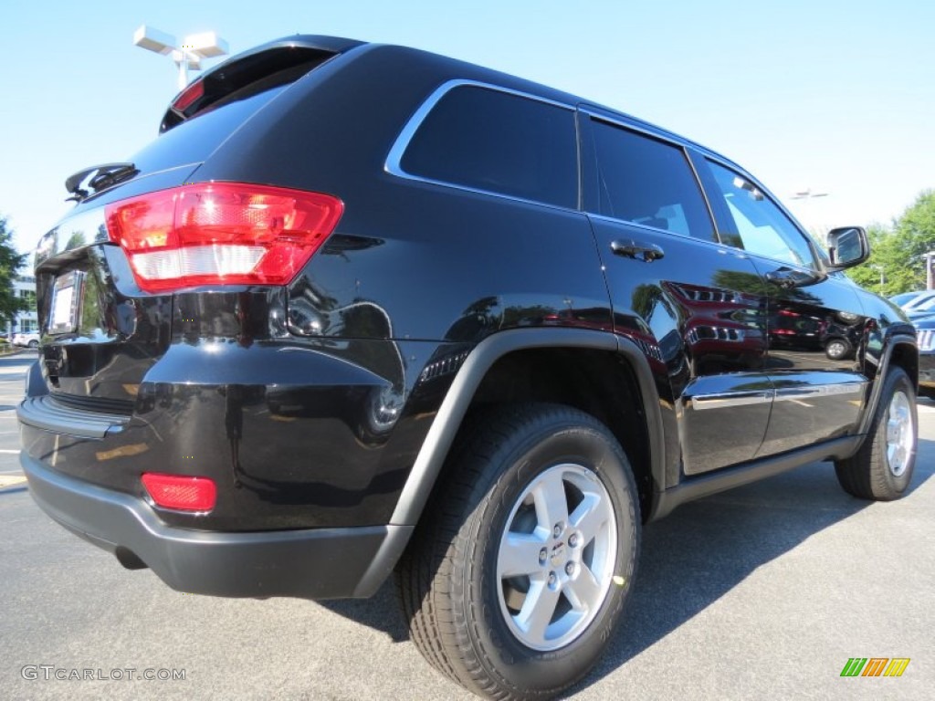 Brilliant Black Crystal Pearl 2013 Jeep Grand Cherokee Laredo Exterior Photo #70350945