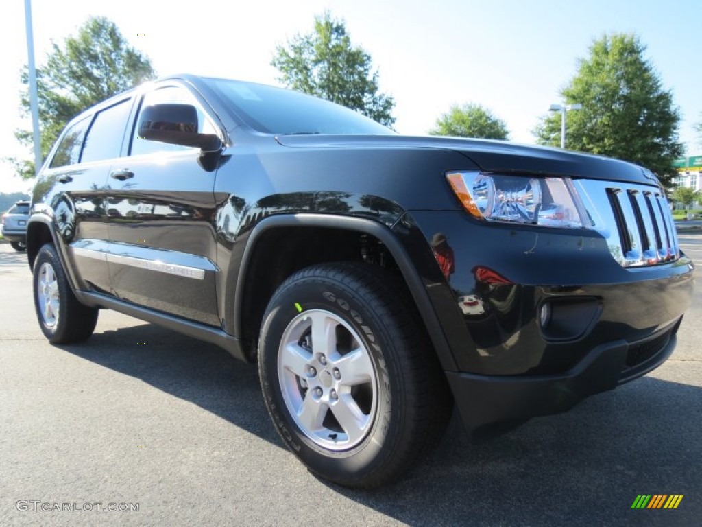 Brilliant Black Crystal Pearl 2013 Jeep Grand Cherokee Laredo Exterior Photo #70350948