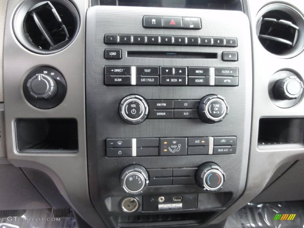 2010 Ford F150 STX SuperCab 4x4 Controls Photo #70354737
