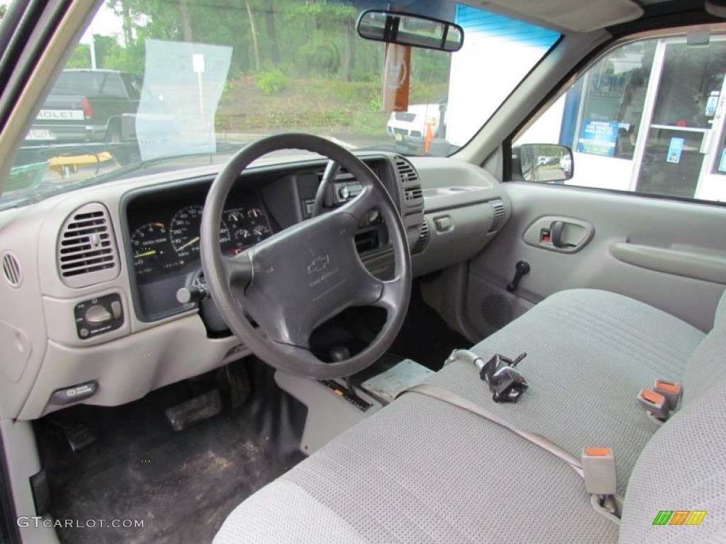 Gray Interior 1995 Chevrolet C/K K1500 Regular Cab 4x4 Photo #70356138