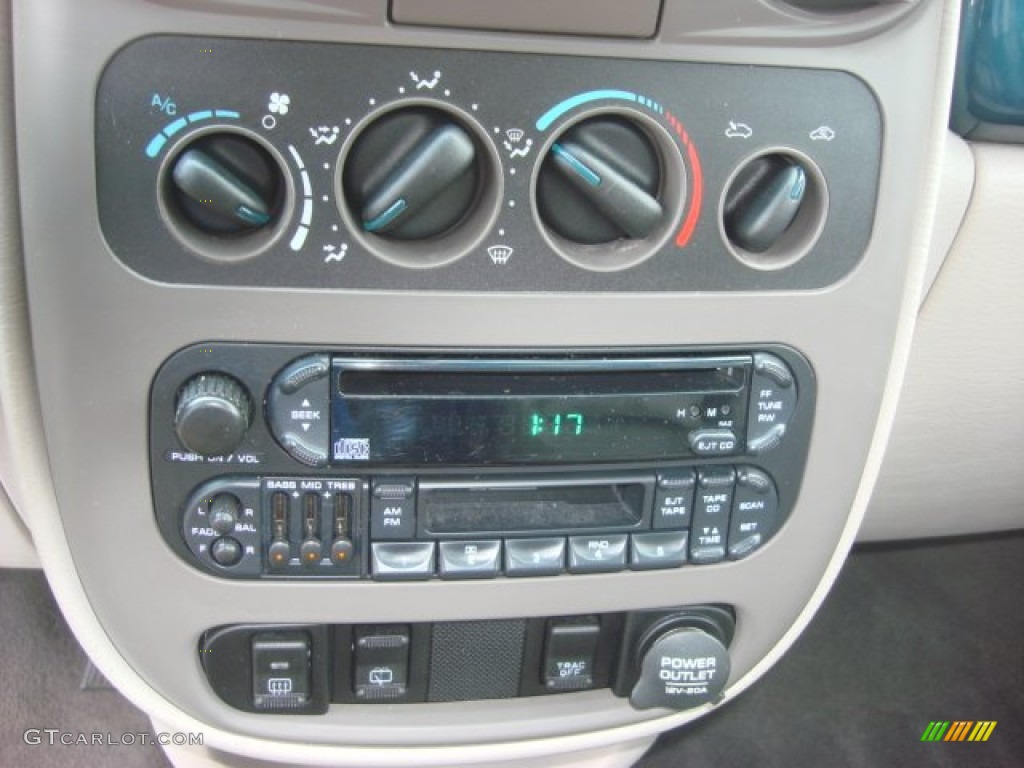 2001 Chrysler PT Cruiser Limited Controls Photo #70357170