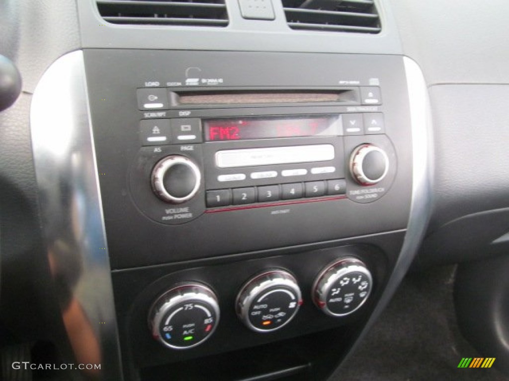 2008 Suzuki SX4 Sport Sedan Controls Photos