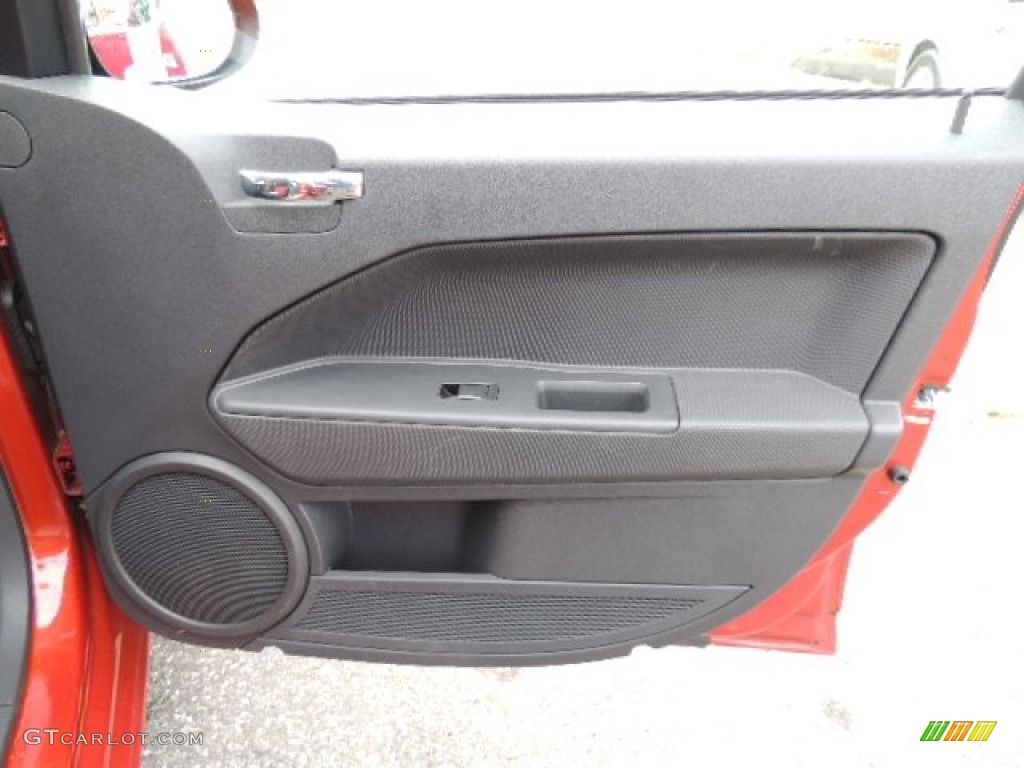 2009 Dodge Caliber SXT Door Panel Photos