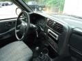 Medium Gray 2002 Chevrolet S10 Regular Cab Dashboard