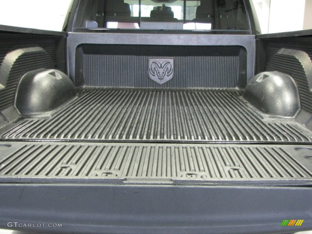 2012 Ram 1500 SLT Quad Cab 4x4 - Black / Dark Slate Gray/Medium Graystone photo #5