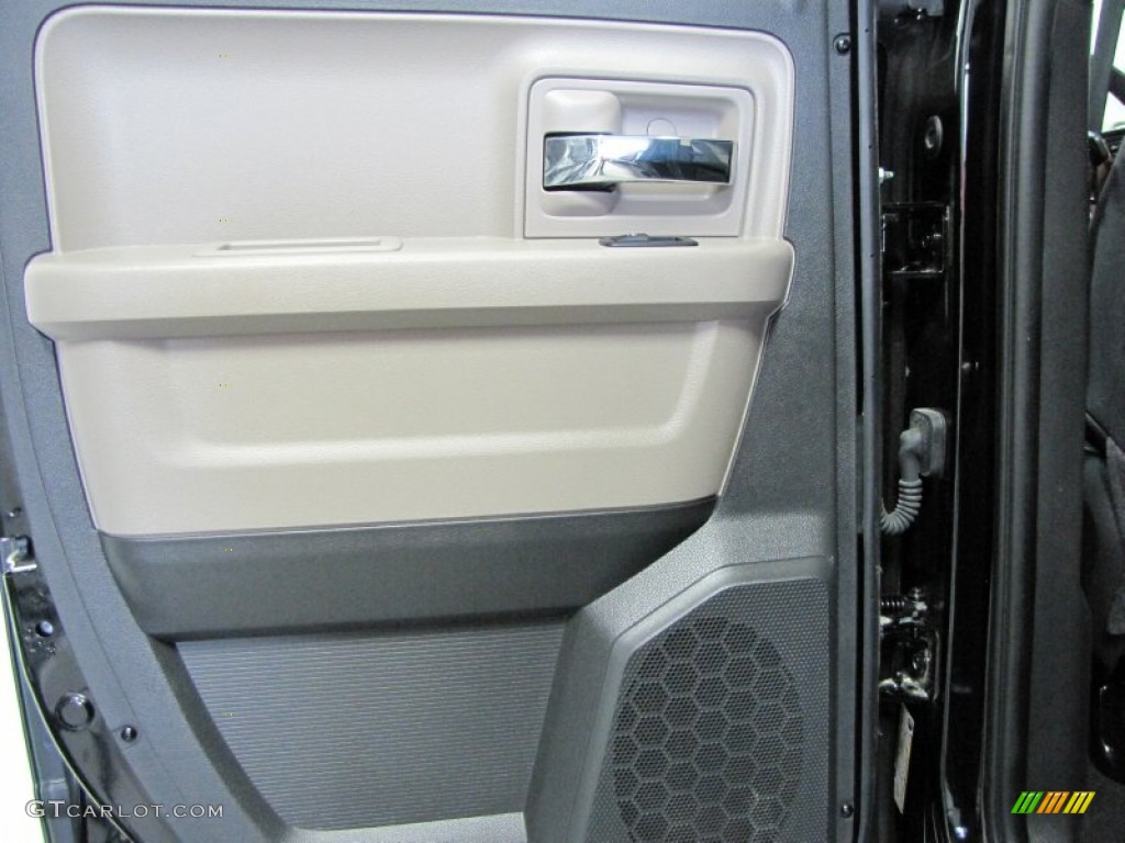 2012 Ram 1500 SLT Quad Cab 4x4 - Black / Dark Slate Gray/Medium Graystone photo #13