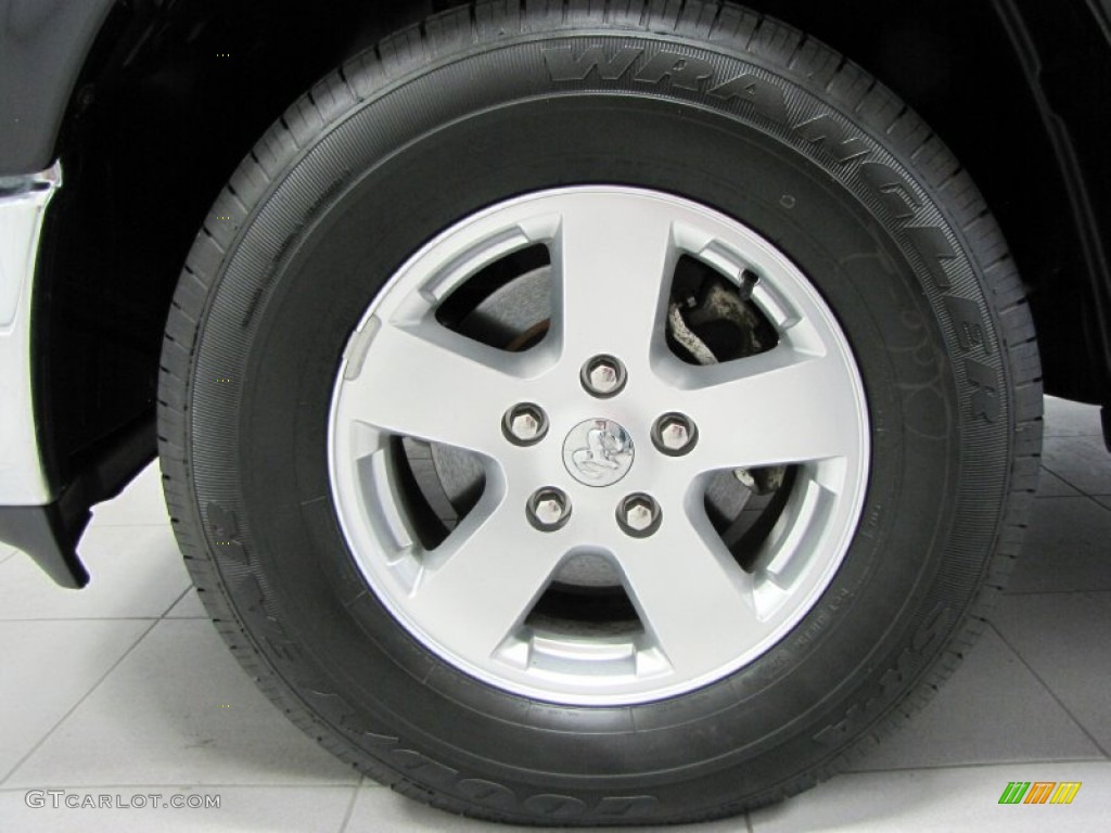 2012 Ram 1500 SLT Quad Cab 4x4 - Black / Dark Slate Gray/Medium Graystone photo #25