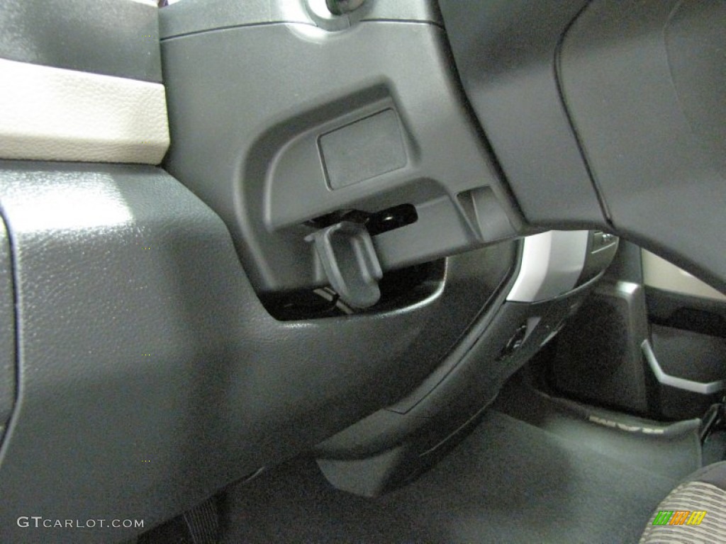 2011 Ram 1500 SLT Quad Cab 4x4 - Bright Silver Metallic / Dark Slate Gray/Medium Graystone photo #19