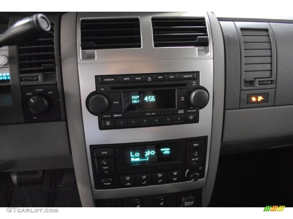 2005 Durango Limited 4x4 - Bright Silver Metallic / Medium Slate Gray photo #21