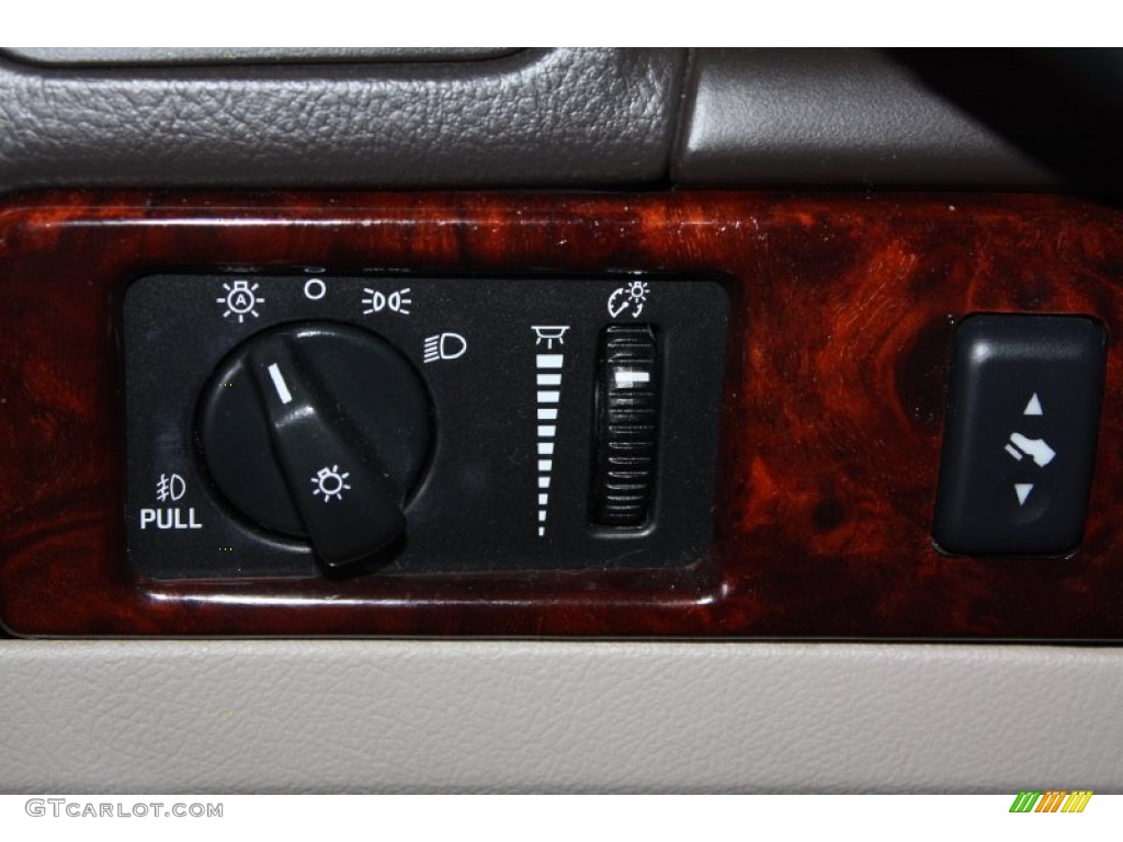 2003 Lincoln LS V6 Controls Photo #70371036