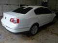 Candy White - Passat Komfort Sedan Photo No. 3