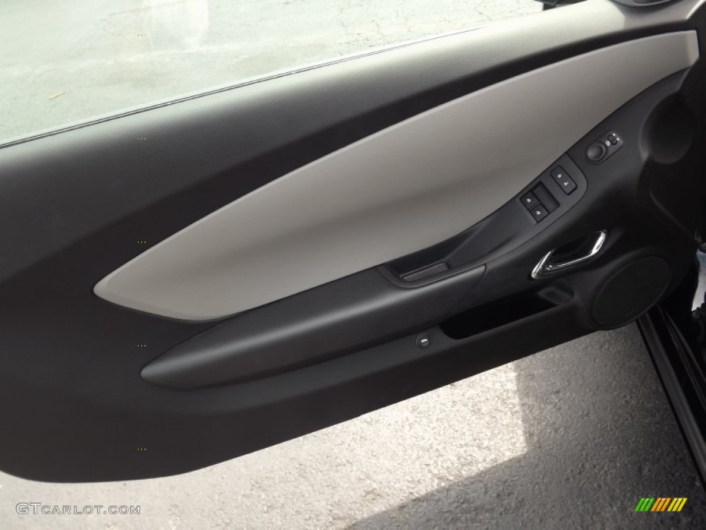 2012 Chevrolet Camaro LS Coupe Gray Door Panel Photo #70372446
