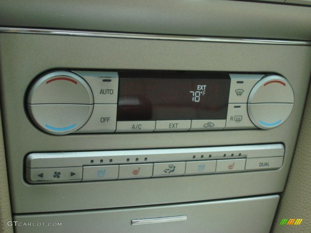 2006 Lincoln Zephyr Standard Zephyr Model Controls Photo #70373208