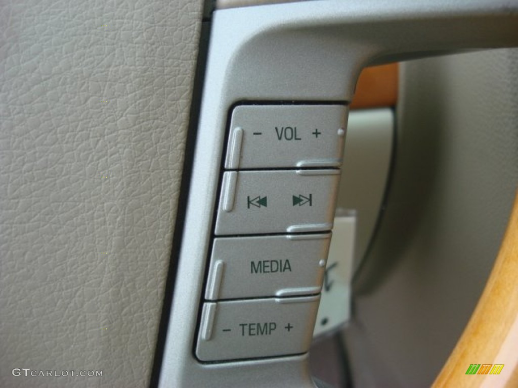 2006 Lincoln Zephyr Standard Zephyr Model Controls Photo #70373247