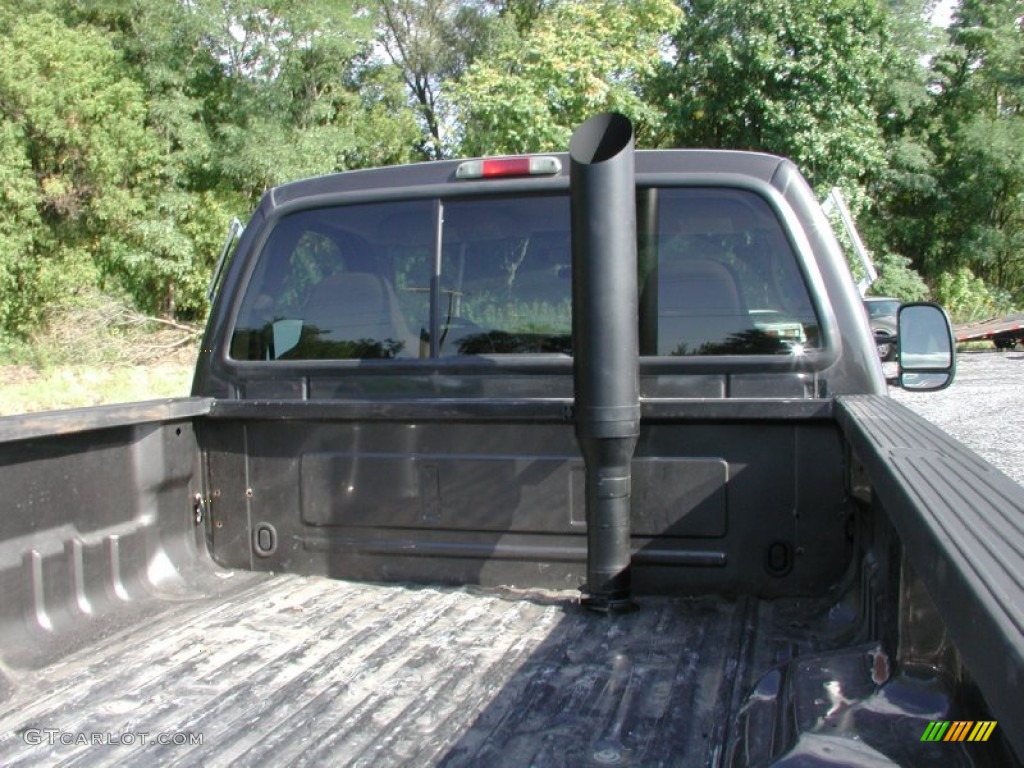 2006 F350 Super Duty XLT Regular Cab 4x4 - Dark Stone Metallic / Tan photo #40